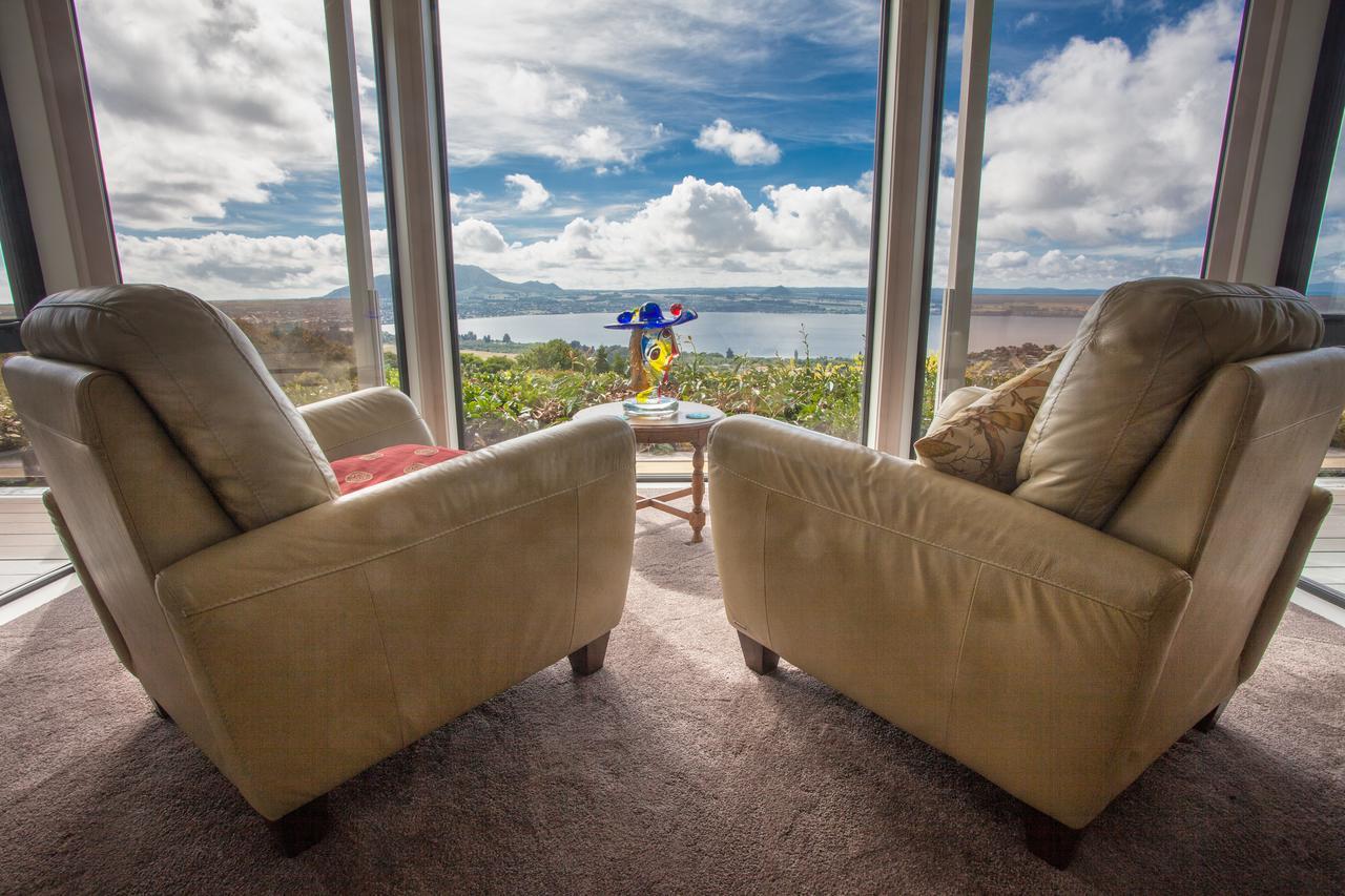 Te Moenga Lodge タウポ エクステリア 写真
